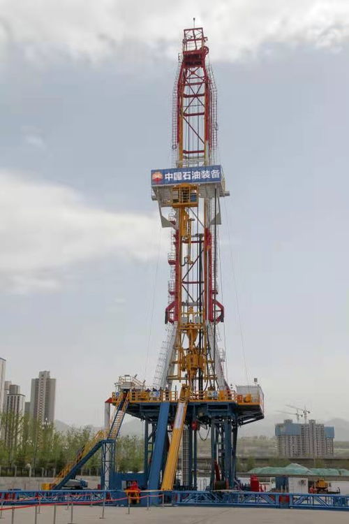 國內(nèi)首臺(tái) 一鍵式 人機(jī)交互7000米自動(dòng)化鉆機(jī)研制成功